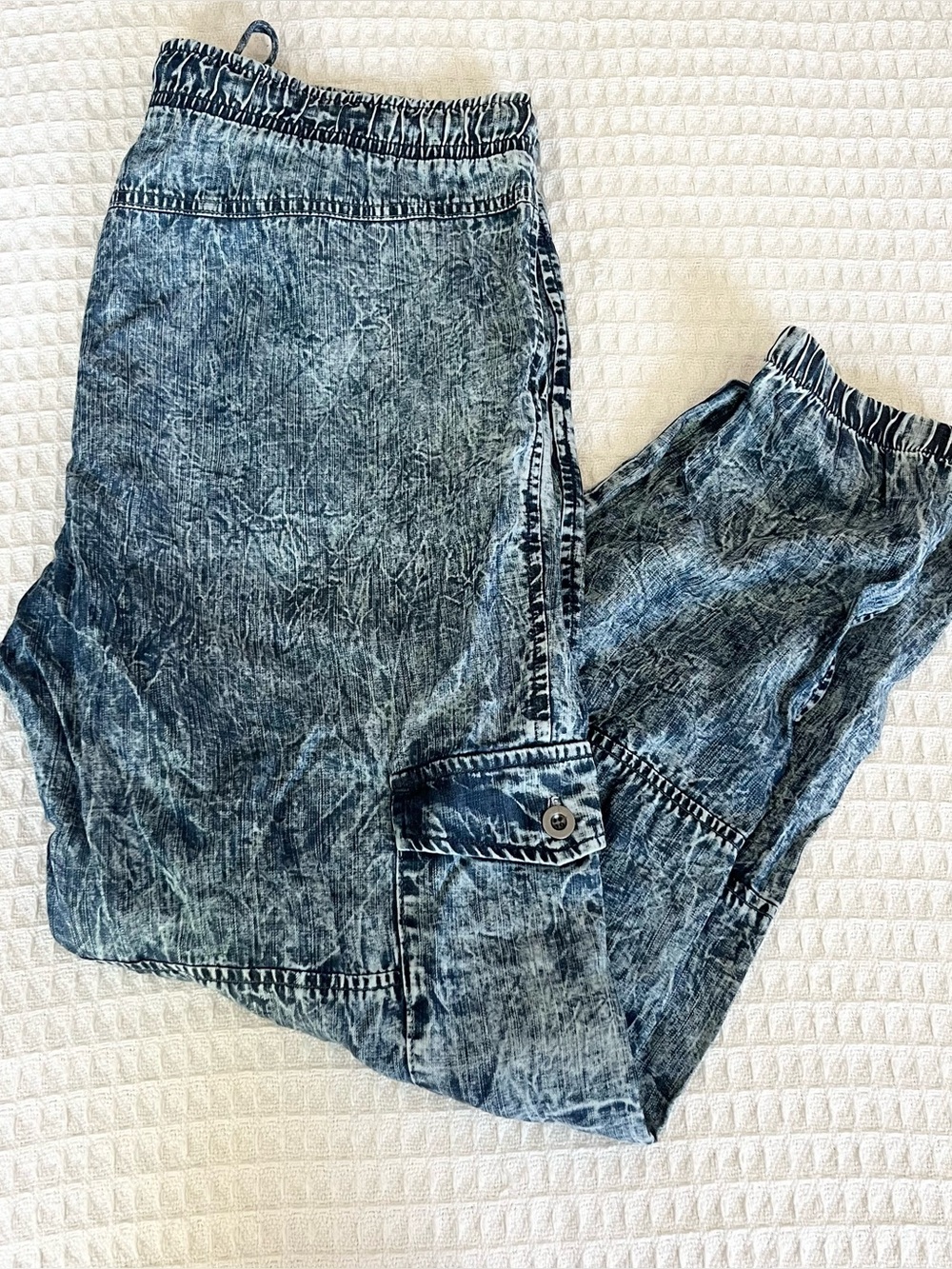 Anthropologie Women's Acid-Wash Blue Relaxed Jogger Cargo Pants size large